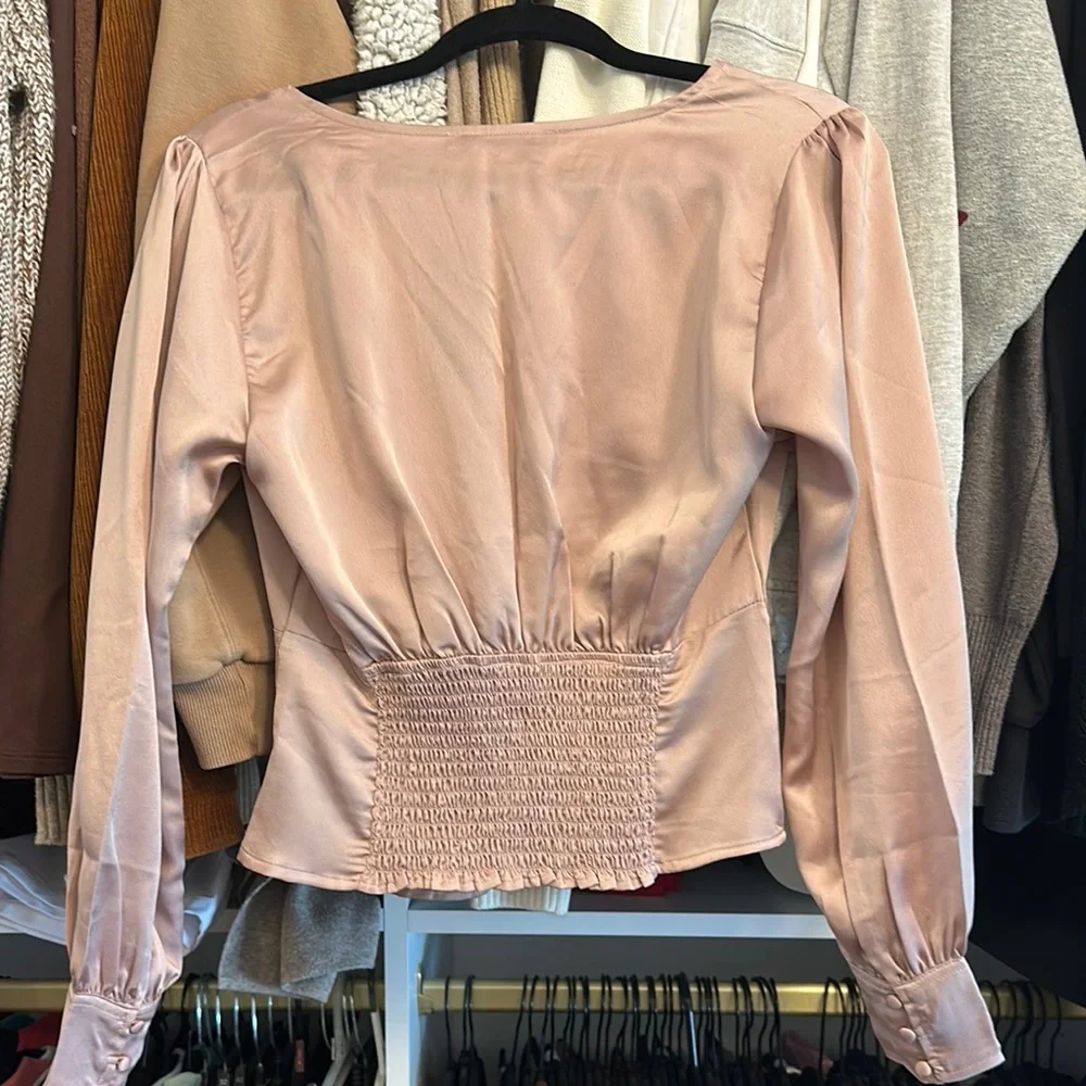 NWT Abercrombie & Fitch Blush Button-Up Blouse - Picture 3 of 4